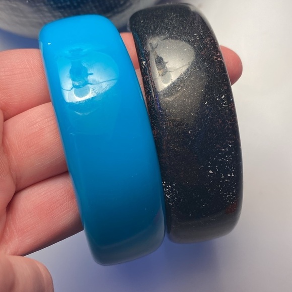 🔥 Bundle 🔥 VTG Acrylic Bangle Bracelets x2 - Picture 3 of 3
